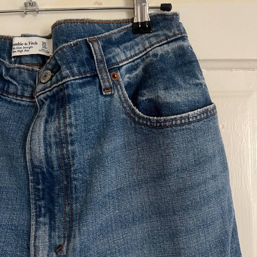 Abercrombie & Fitch 90s Slim Straight Ultra High Rise